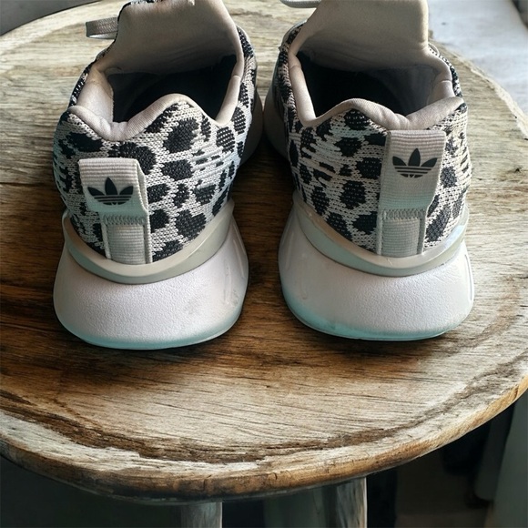 Adidas Swift Run 22 Leopard Sneakers size 10 - Picture 3 of 5